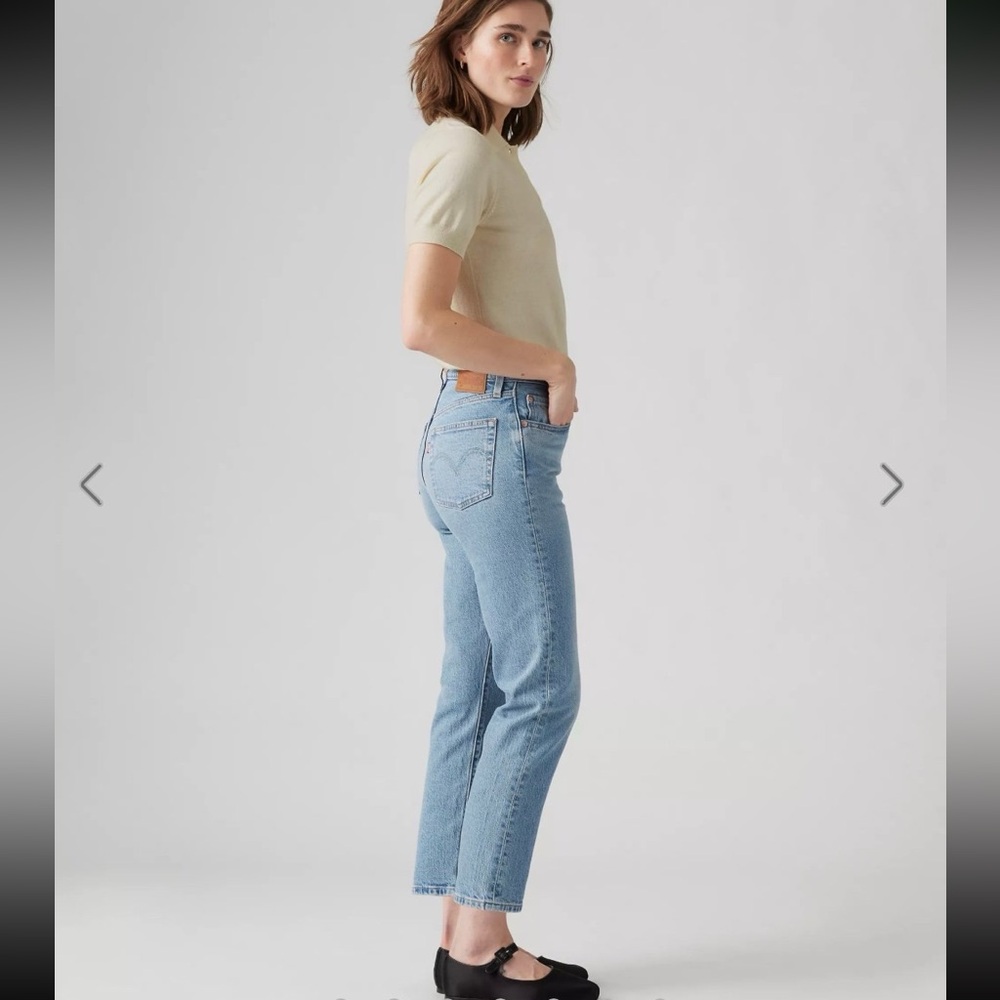 Levi’s 501 straight leg jeans. Size W27xL28. Size 4. Blue (No Rush).